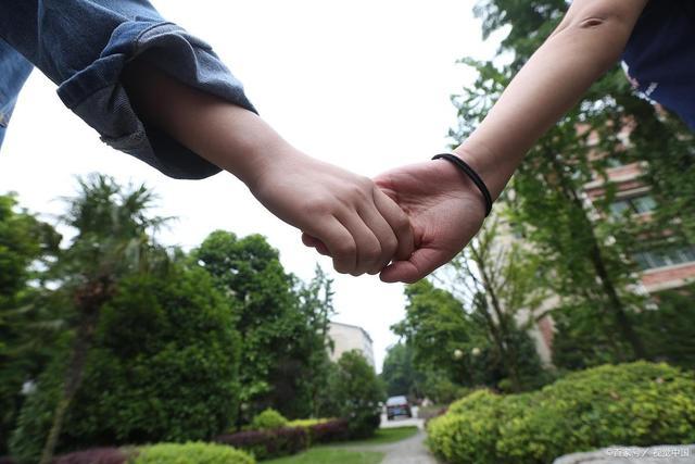 中国夫妻缺乏沟通？7年离婚率高达38.2%!这4个原因你中了几个？ 夫妻之间缺乏沟通,是导致离婚