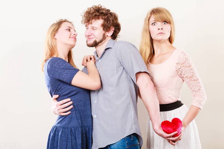 女方出轨男方要离婚怎么办,看看这3个故事!