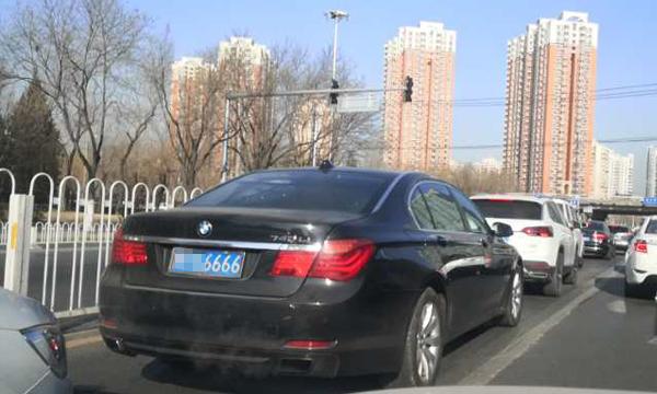 2023年北京的汽车车牌多少钱租三年